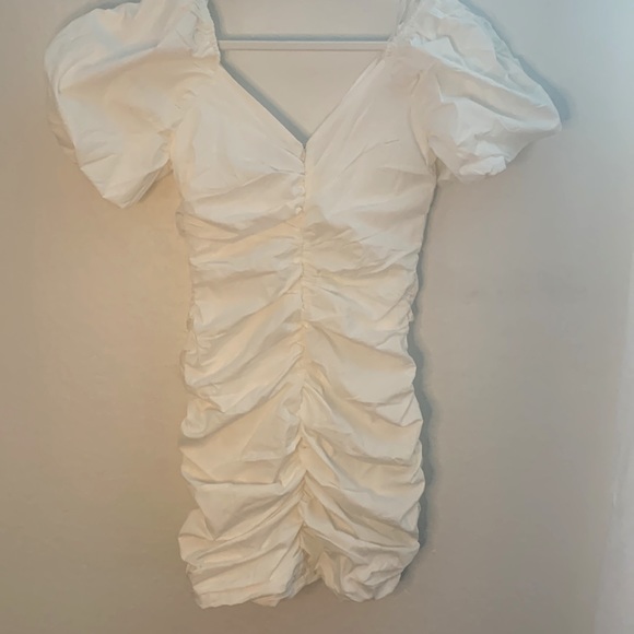 NWT HYFVE white body con dress with balloon sleeve - Picture 3 of 5